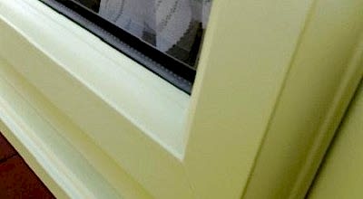 Почему желтеют пластиковые окна